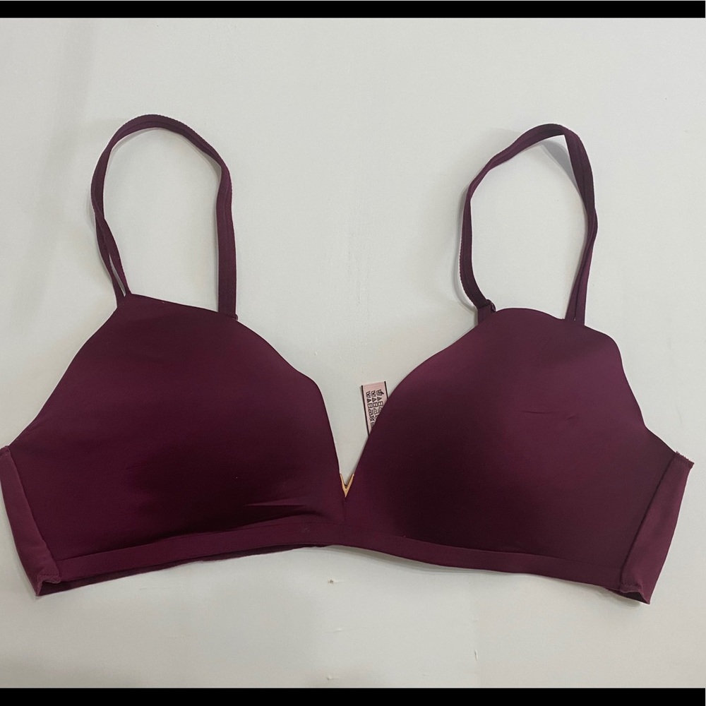 Victoria’s Secret 36B bra. Wireless